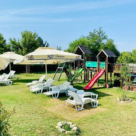 Villa Larus Palic Exterior photo