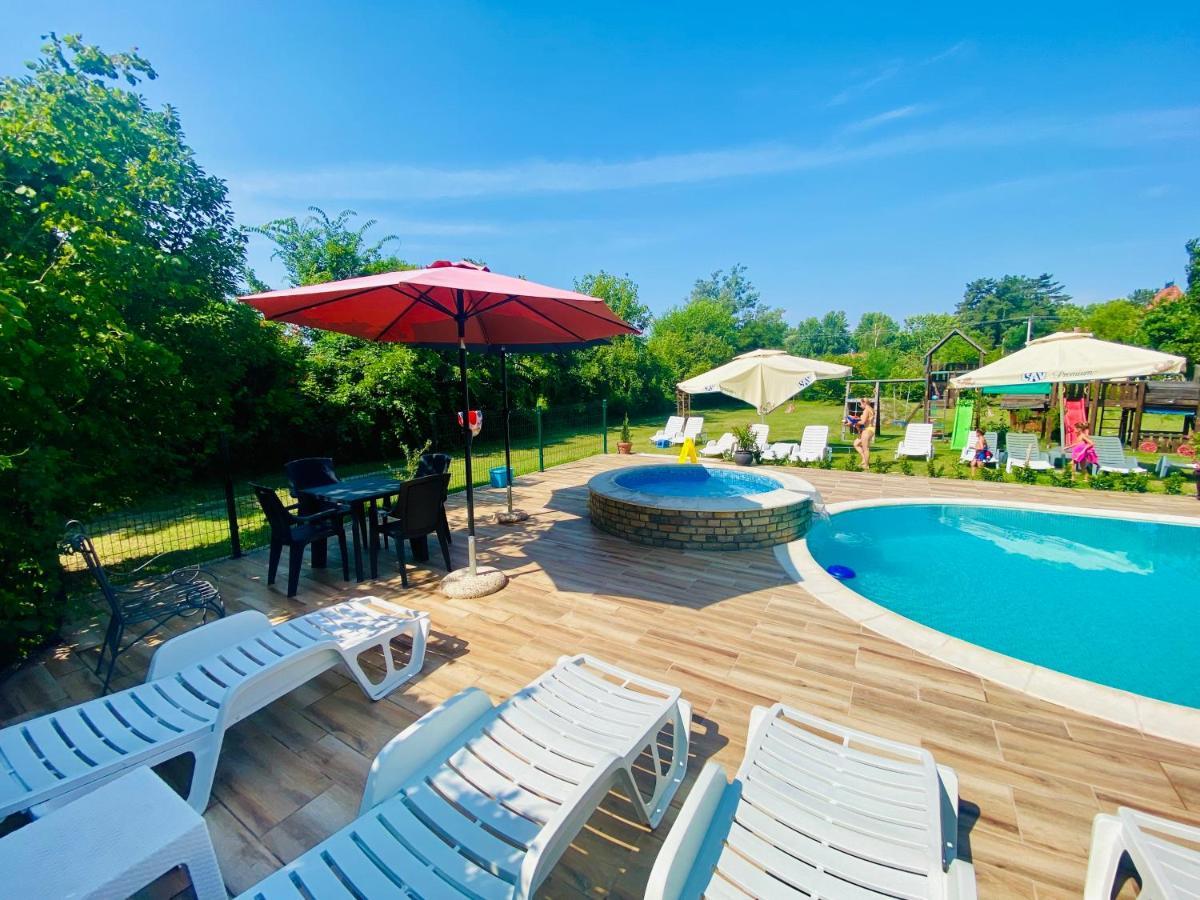 Villa Larus Palic Exterior photo