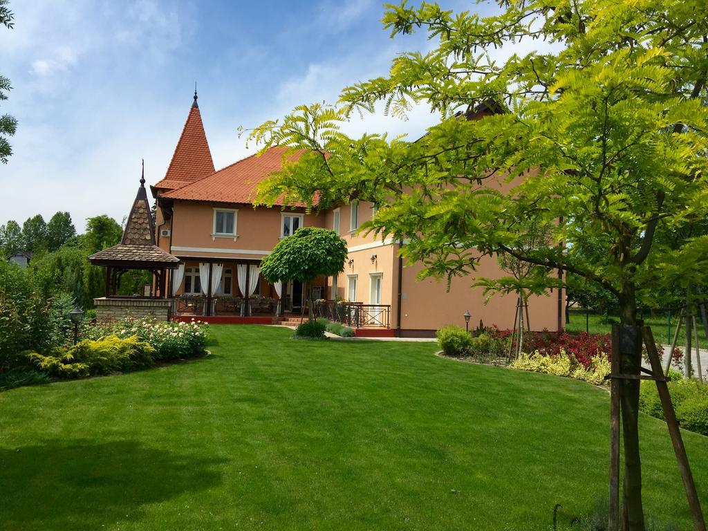 Villa Larus Palic Exterior photo