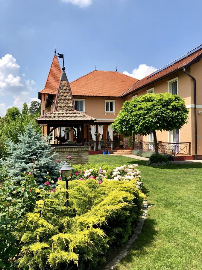 Villa Larus Palic Exterior photo