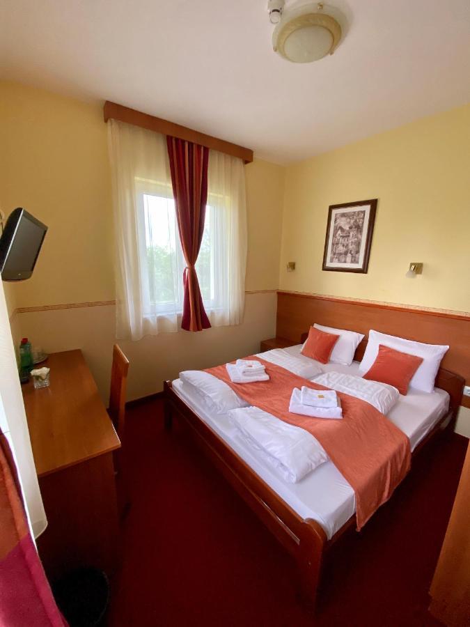 Villa Larus Palic Exterior photo